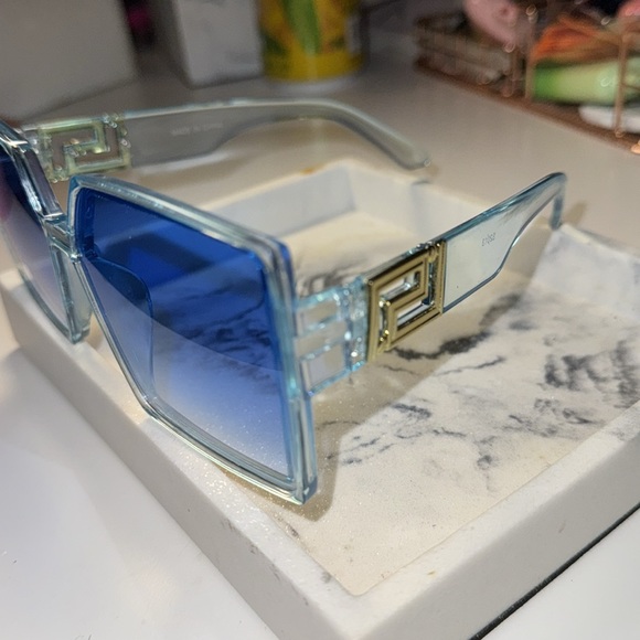 SUNGLASSES 🕶️ - Picture 3 of 6